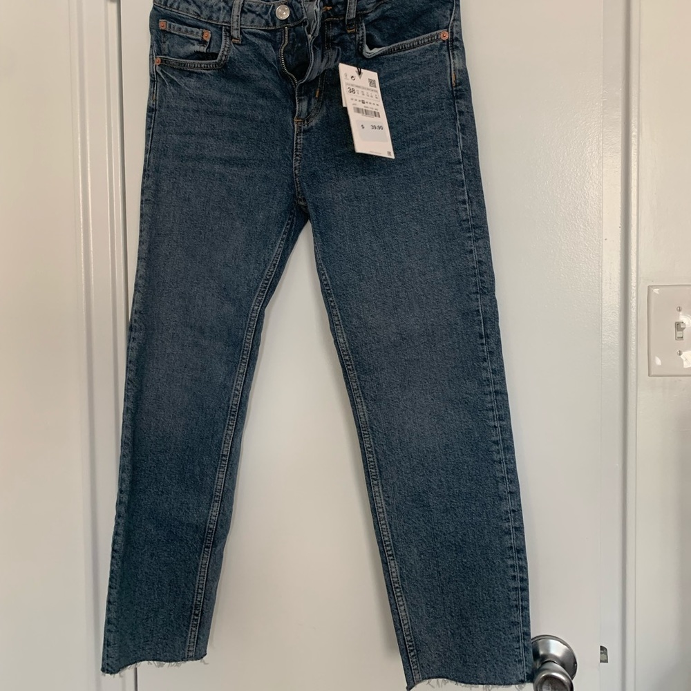 Brand NEW - Zara High Rise Ankle Jeans (US 6)
